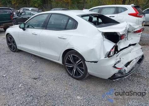 2022 Volvo S60 B5 Black Edition R-Design/B5 R-Design from USA, damaged, VIN 7JRL12TM7NG161966